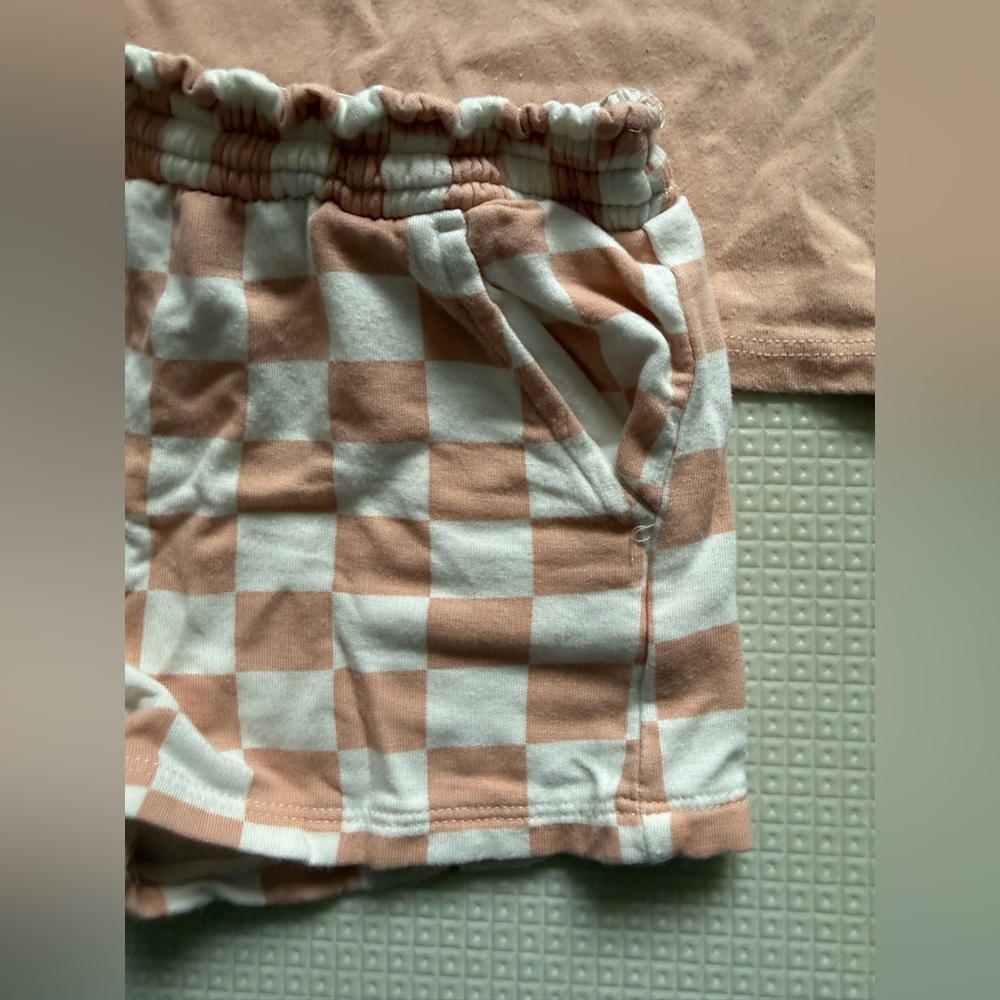 Garanimals|Baby girl,toddler Soft Peach coral checkered summer set,tee & shorts• - Picture 4 of 6
